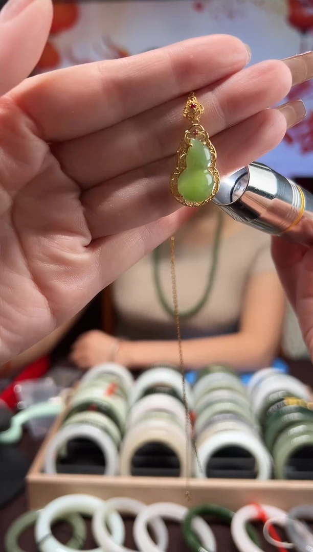 和田玉银S925镶嵌颈饰吊坠