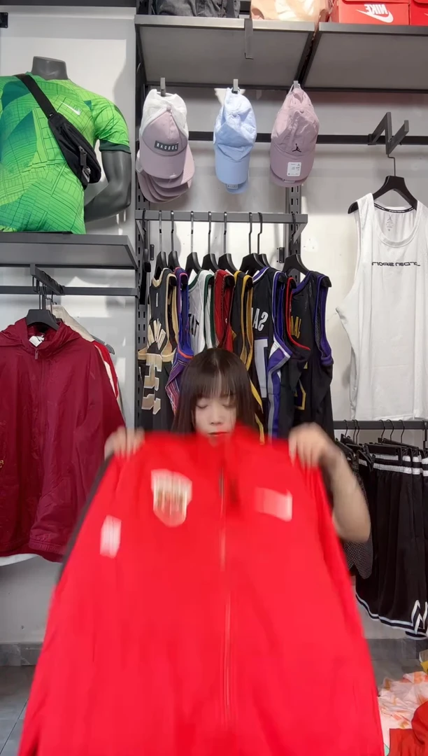 1680    编码 瑕疵款以直播间过款为准 尺码180