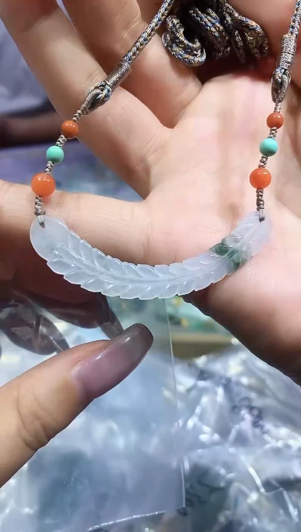 翡翠未镶嵌颈饰250527011