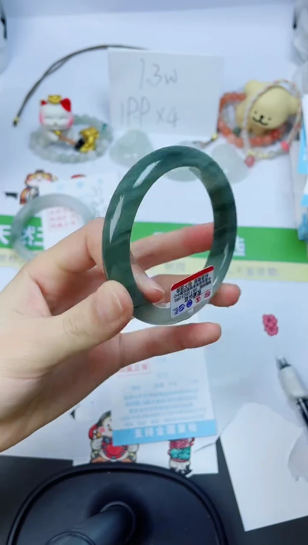 【闪购商品】石英质玉手镯未镶嵌52-54.8