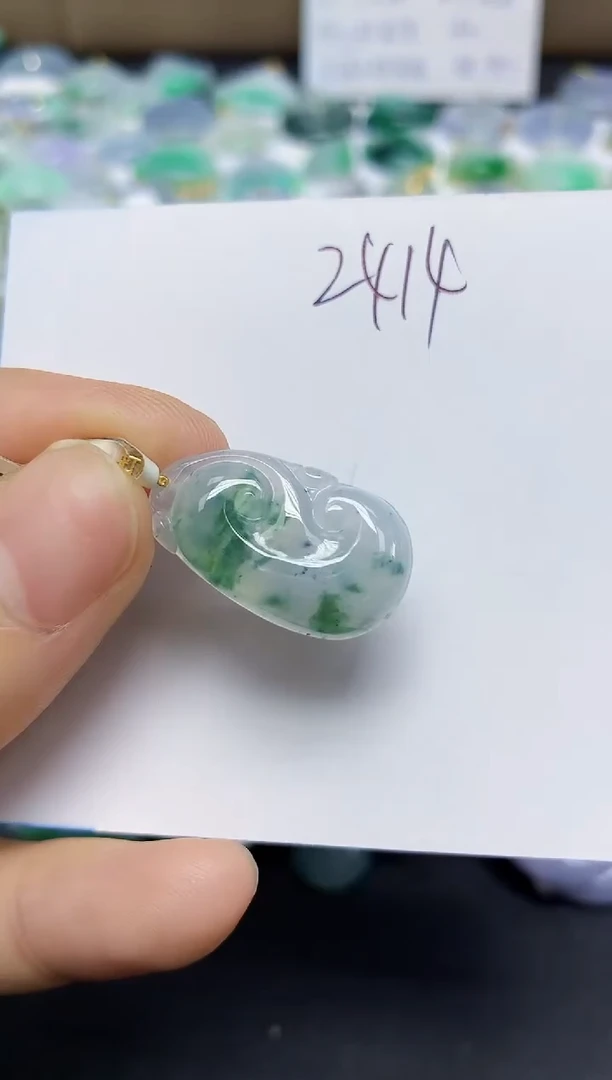 翡翠未镶嵌颈饰天然缅甸翡翠A货