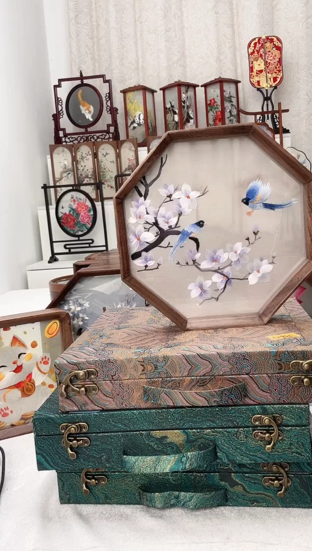 扇子苏绣作品手工摆台