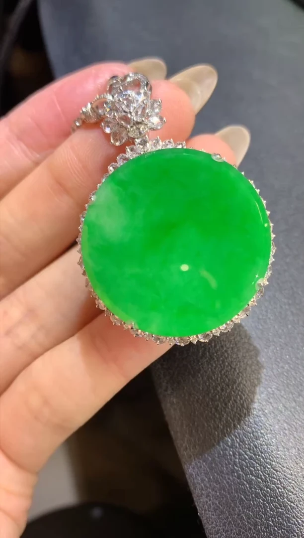 吊坠(不含链)18K金镶嵌翡翠人****板85-圆牌