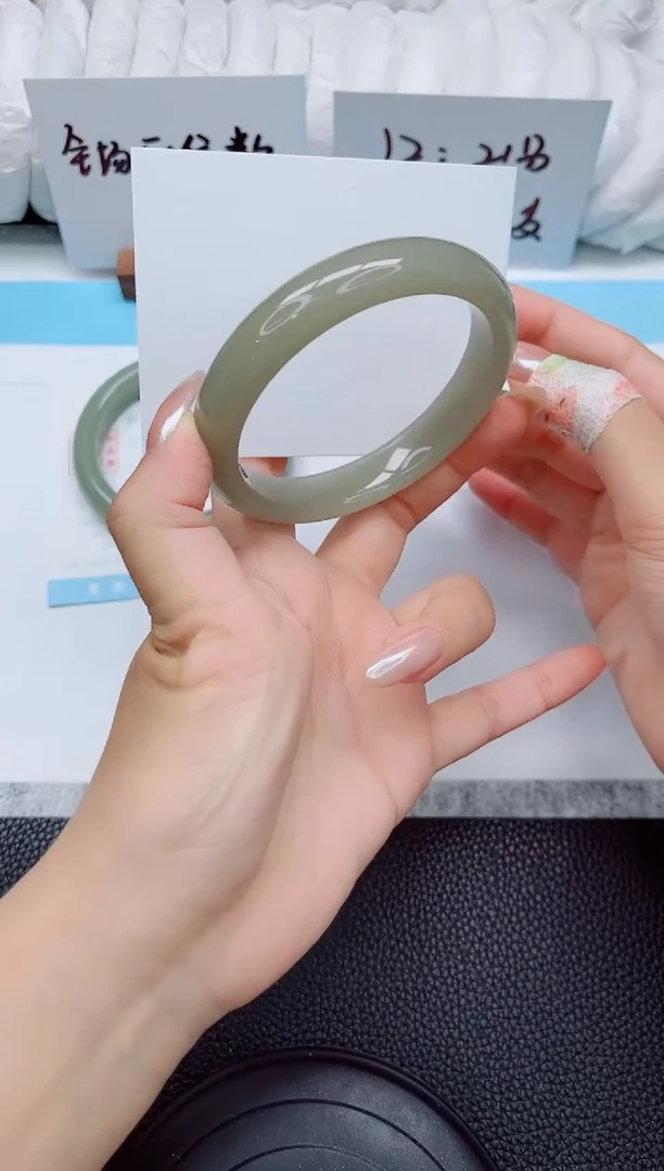 未镶嵌手镯石英质玉a36-60.8