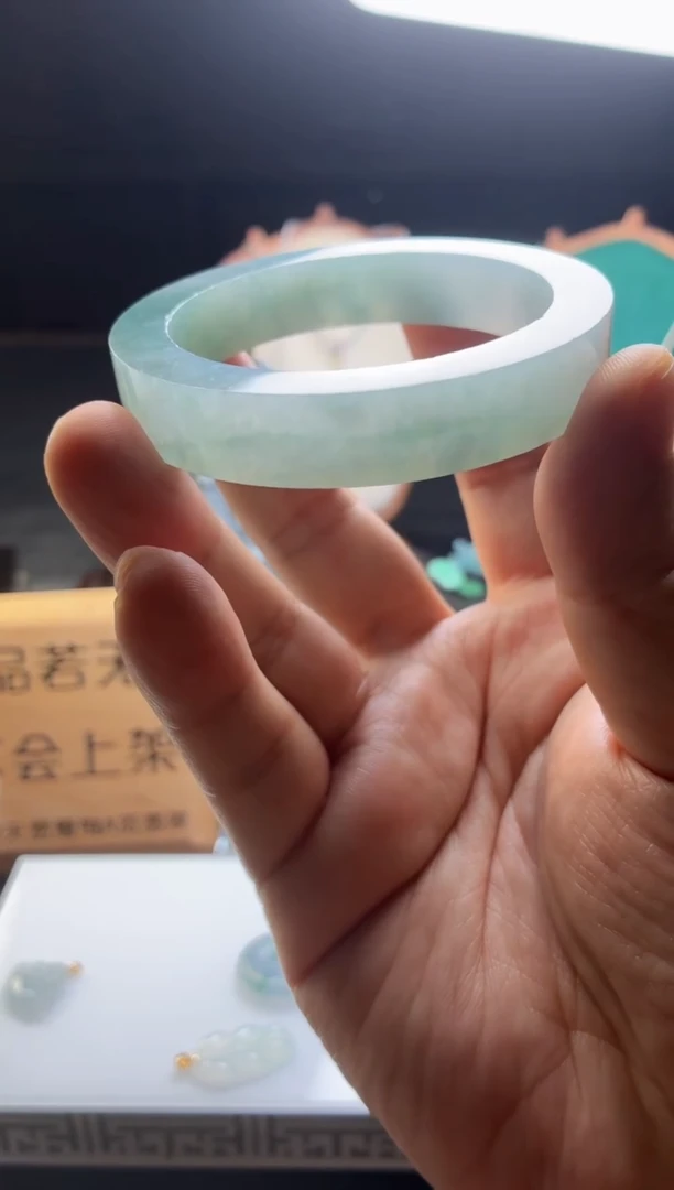 未镶嵌定制手镯定制翡翠手镯