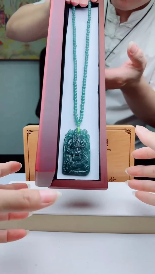 颈饰未镶嵌翡翠多样性发其一