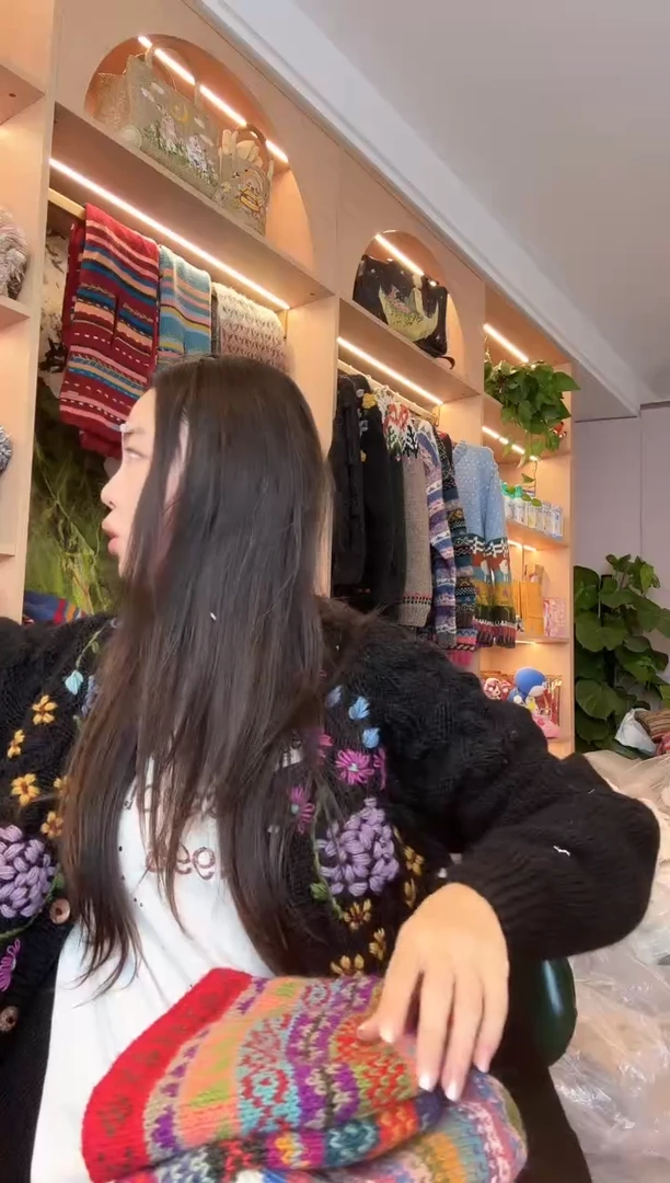 羊毛黑色羊毛毛衣