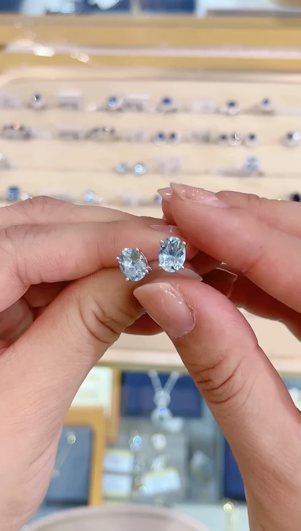 【闪购商品】海蓝宝石耳钉18K金镶嵌海蓝宝耳钉
