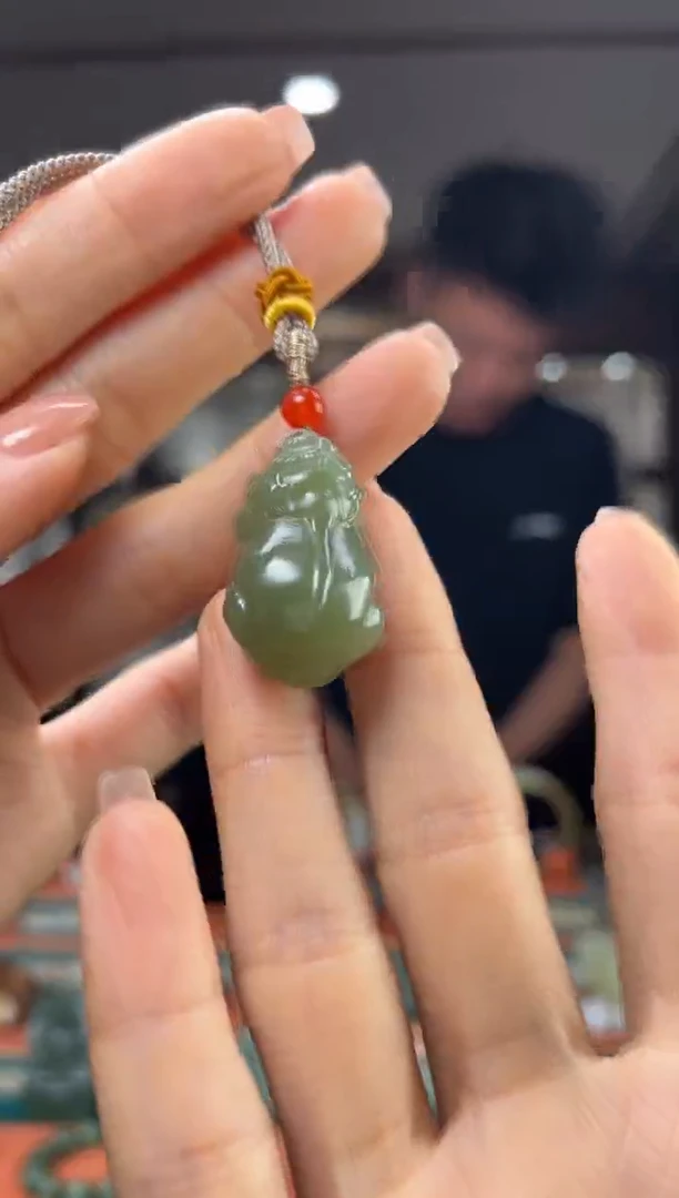 和田玉未镶嵌颈饰1