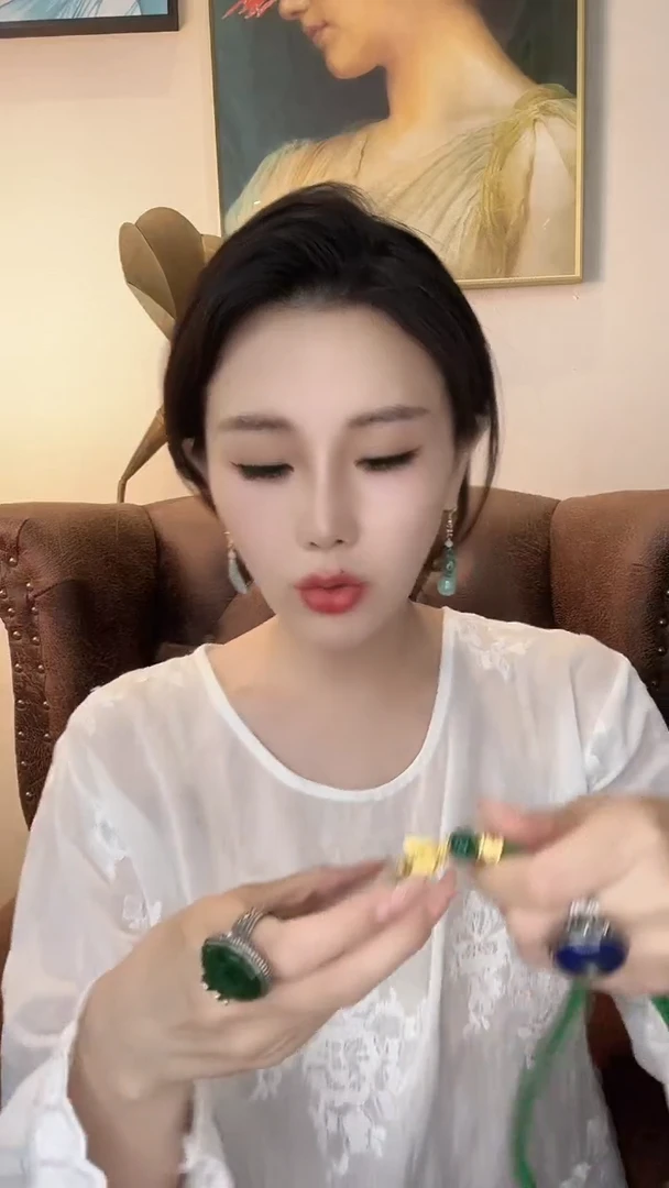 翡翠挂件未镶嵌小**咩翡翠B425