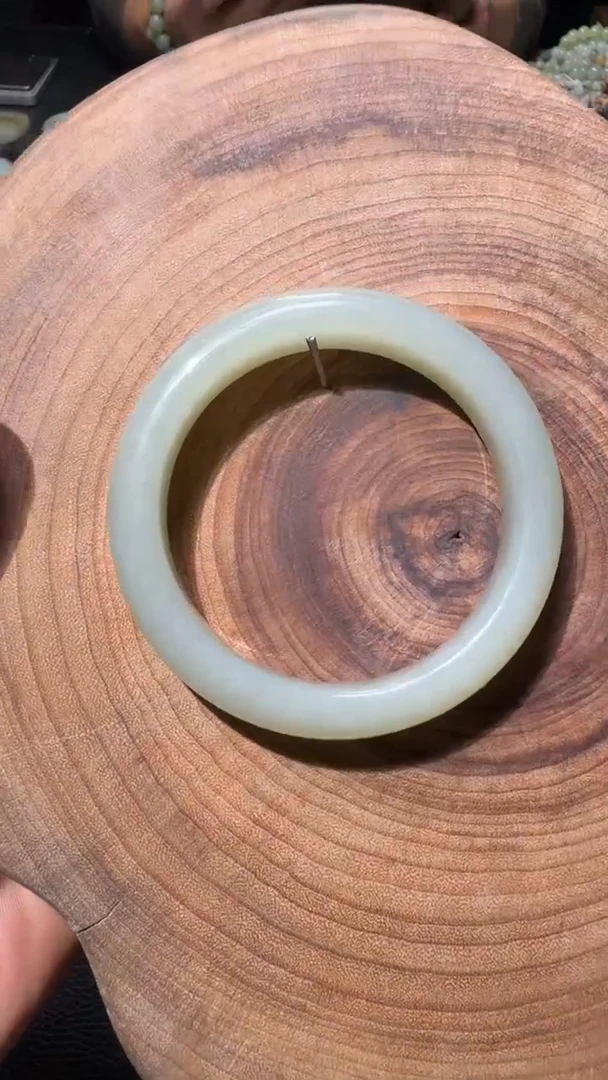 颈饰未镶嵌和田玉手镯13*9*57.8