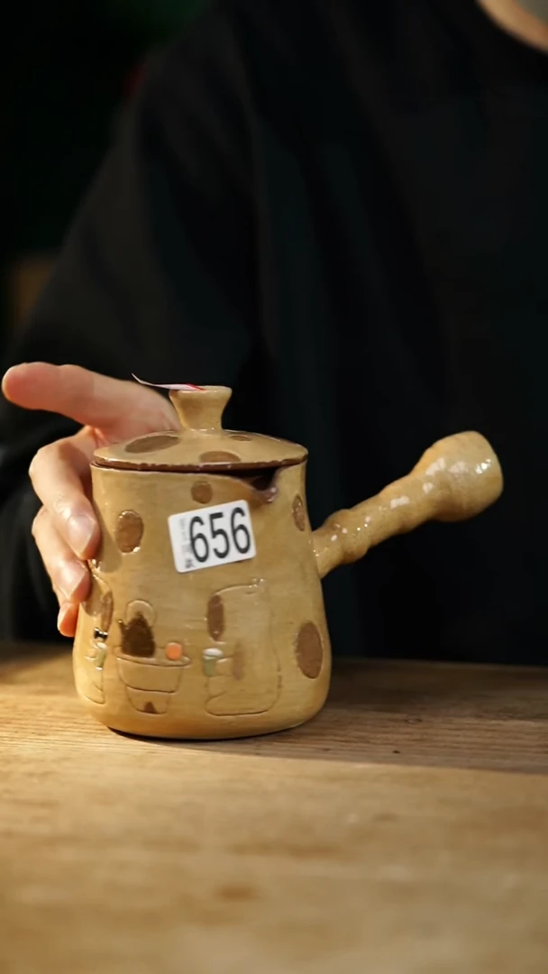 瓷片设计师手作！！！落单设计师系列！！！！手作侧把壶