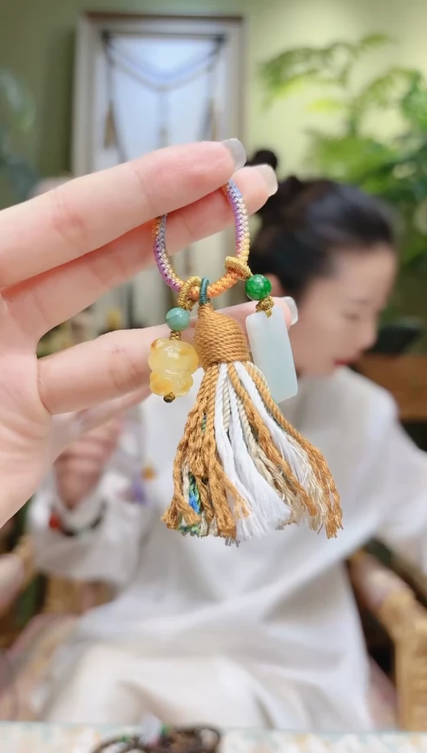 【闪购商品】蜜蜡裸石未镶嵌蜜蜡熊挂件