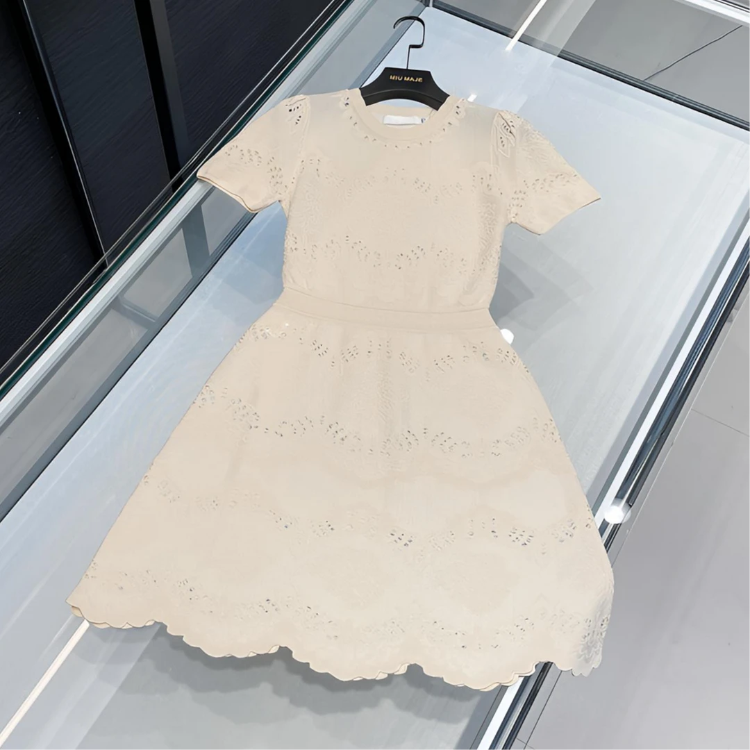 现货气质镂空针织连衣裙洋气时尚轻奢中长裙DY3733