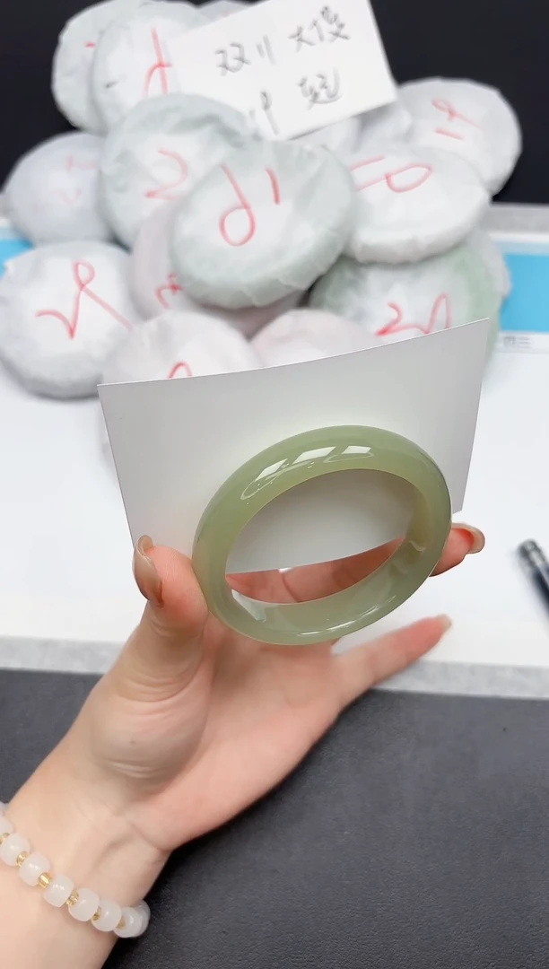 未镶嵌手镯石英质玉256/56