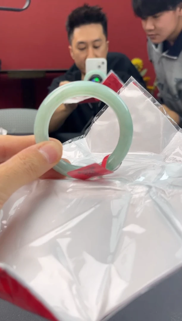 未镶嵌手镯翡翠750