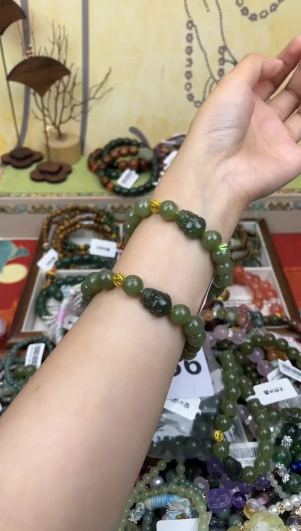 手饰和田玉未镶嵌256