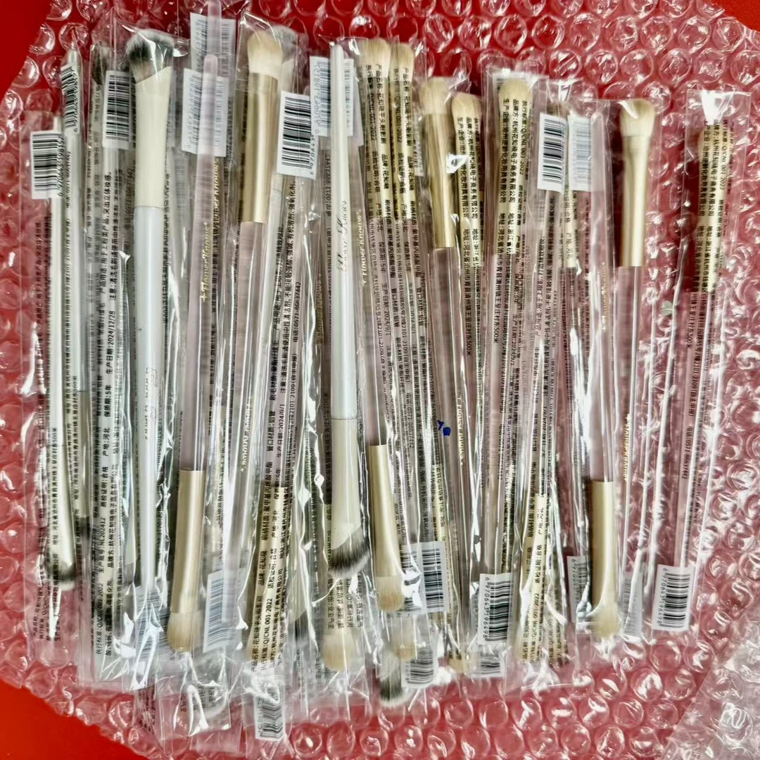 1224新品草莓丘比特鼻影眼影刷