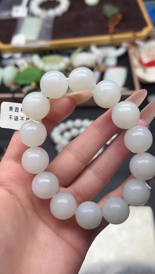 未镶嵌手串和田玉董小姐推荐 多样性发货 拍一发一hs15