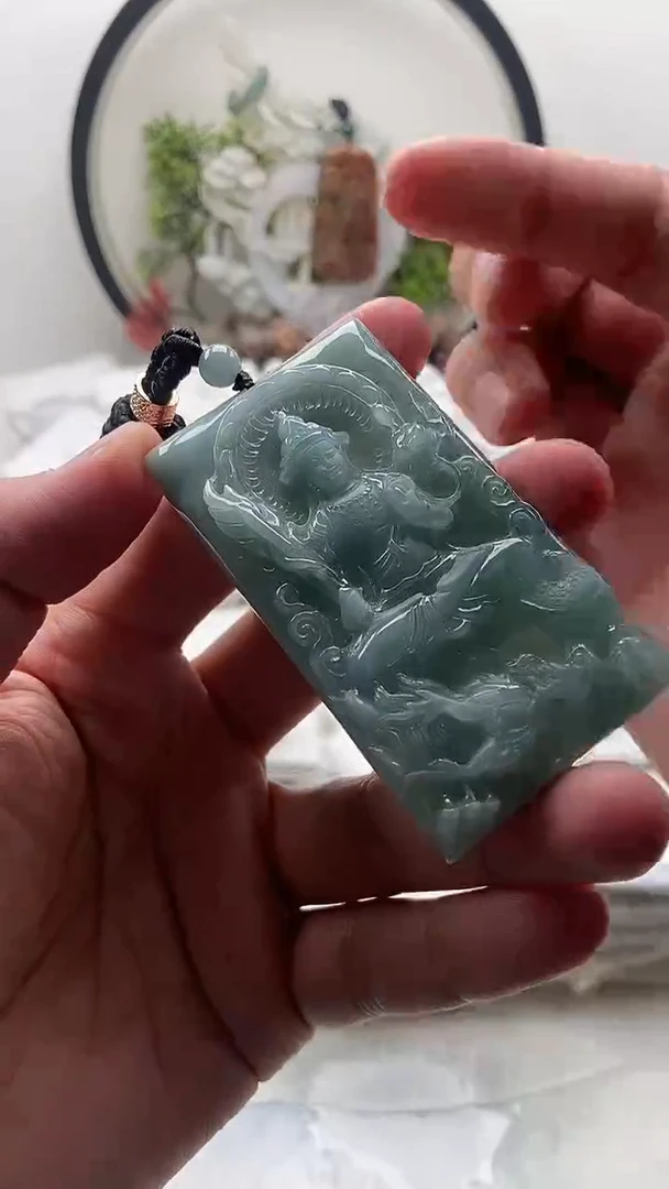 颈饰未镶嵌翡翠虚空藏