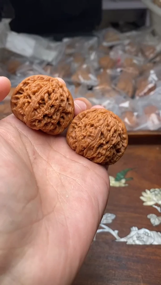 【闪购商品】文玩核桃把件A44号40尺水龙纹