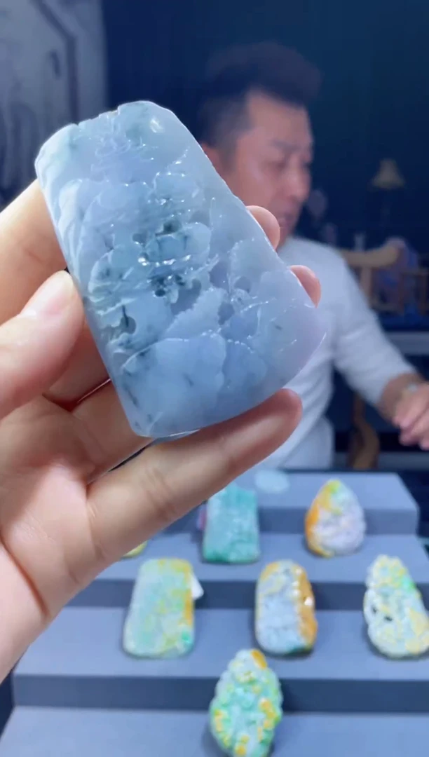 吊坠(赠链)未镶嵌翡翠山水牌