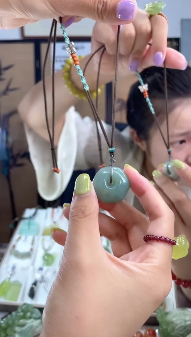 岫玉未镶嵌吊坠多样性发货其中发一