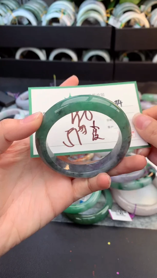 未镶嵌定制翡翠O****气毛货需精细抛光+多人