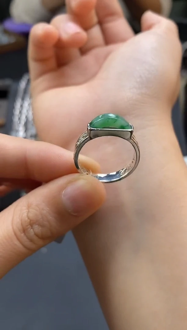 颈饰银S925镶嵌翡翠18919