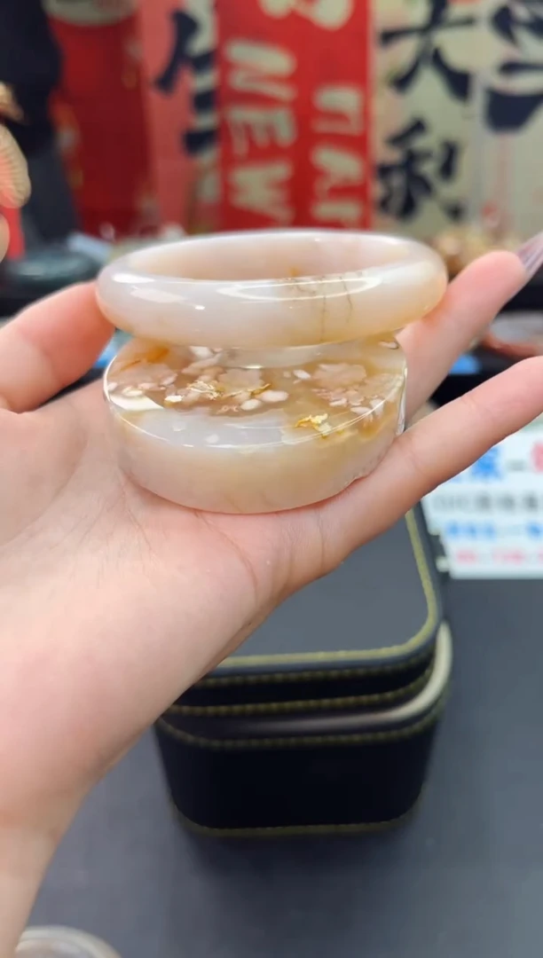 【闪购商品】石英质玉手镯未镶嵌赠送镯心（59圈口）无证书