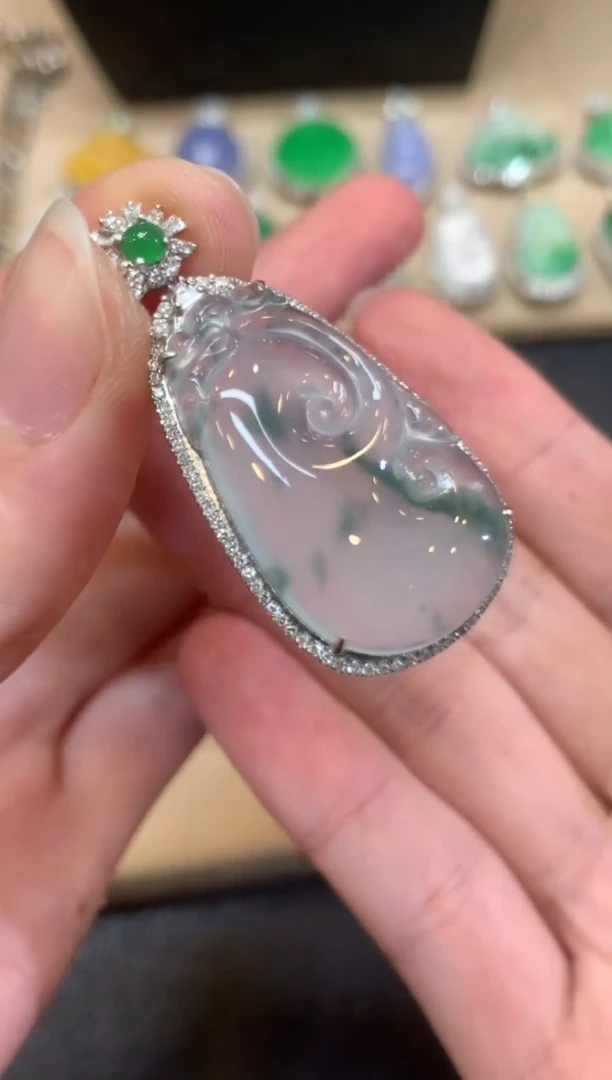 翡翠18K金镶嵌颈饰如意【无服务费】