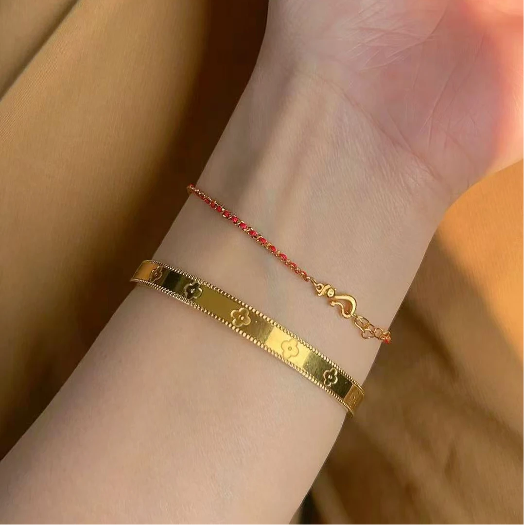 足银手镯 旺莱 860 筑金电镀厚金四叶花银手镯D390058809 凤选