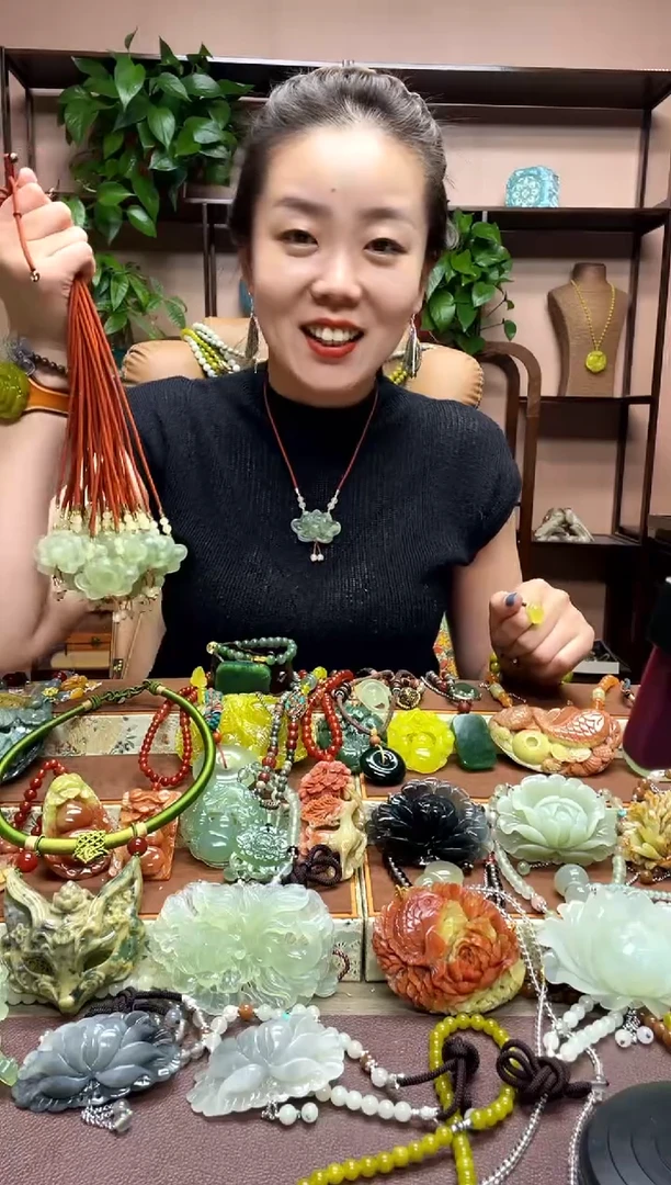 未镶嵌岫玉吊坠多样性发货发其中之一