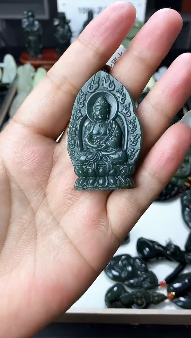 颈饰未镶嵌和田玉1