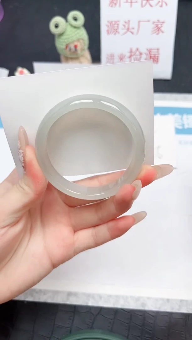 【闪购商品】石英质玉手镯未镶嵌230-53.2