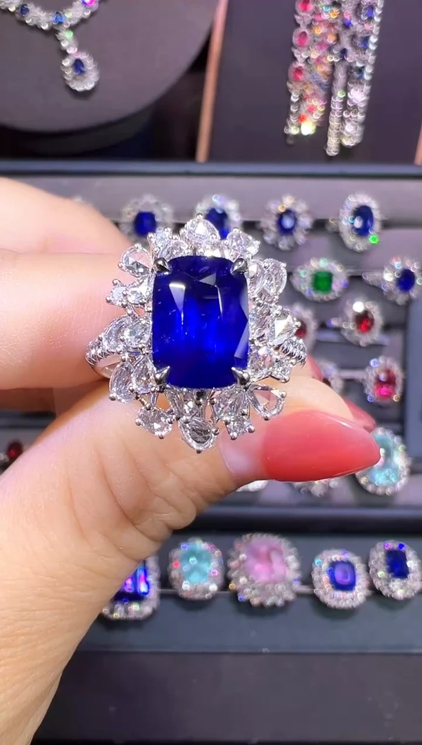 GUILD皇家蓝蓝宝石18K金镶嵌3.11ct