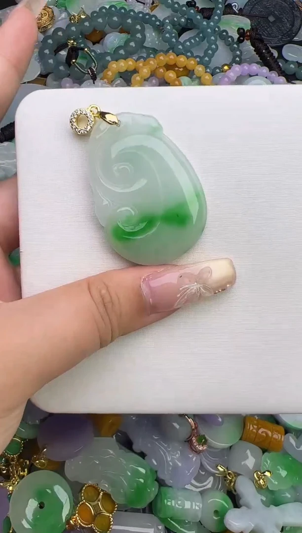 翡翠未镶嵌颈饰天然缅甸翡翠吊坠