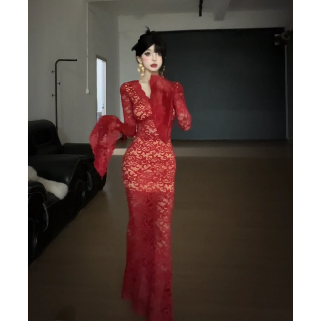 【小洋家】（爱的华尔兹）纯欲蕾丝钩花v领长袖女包臀裙SXYYN403248