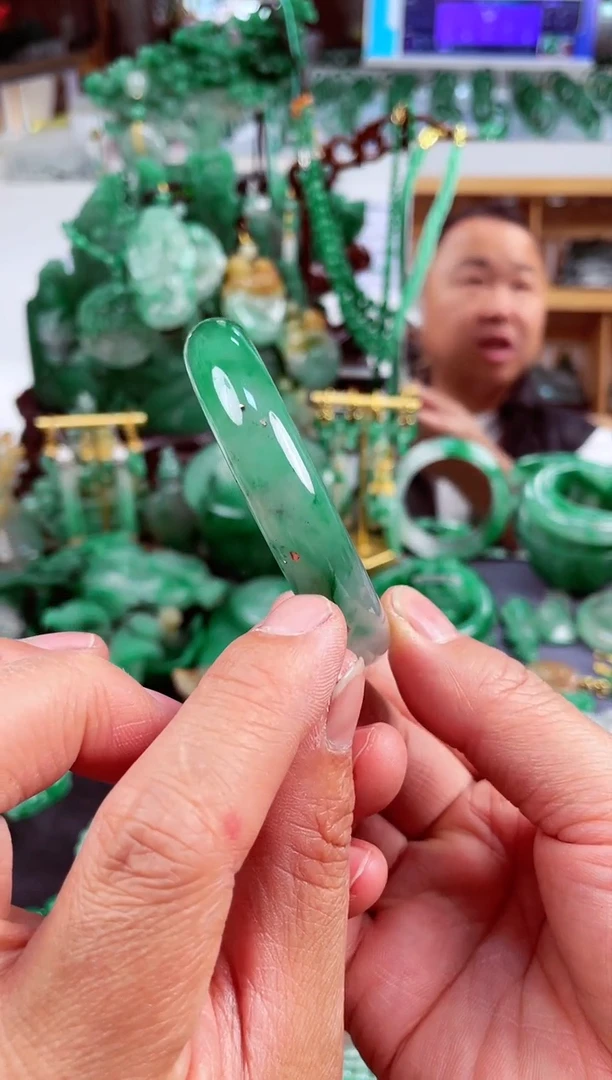 石英质玉非洲翠未镶嵌非洲翠