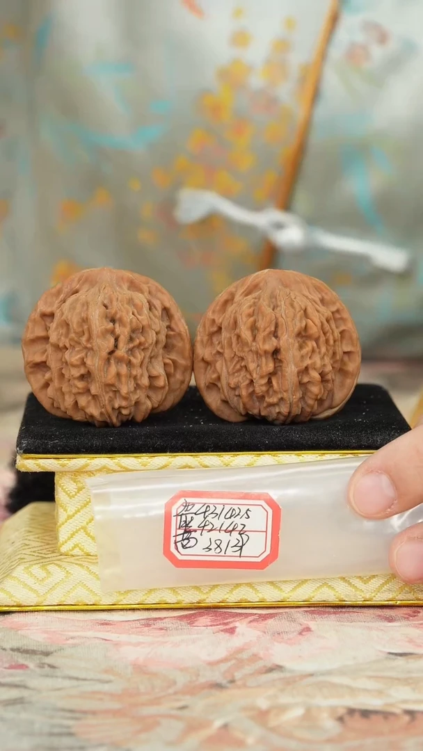 【闪购商品】文玩核桃把件平谷四座楼