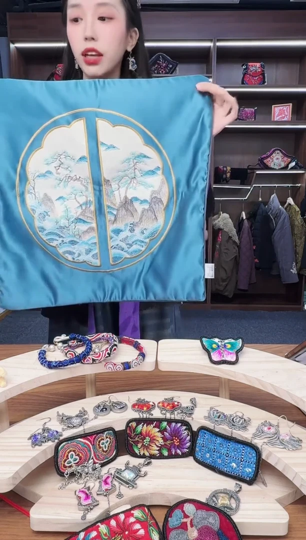 织绣A157蒙阿苏苗绣传承店