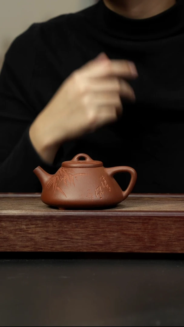 紫砂茶壶红降坡 刻绘竹子子冶石瓢