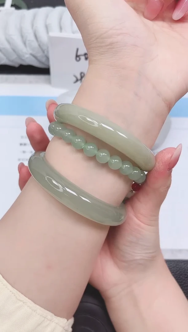 未镶嵌手镯石英质玉134-61