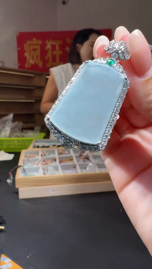 翡翠合金吊坠(不含链)纯天然A货翡翠无事牌（多样性发其一）