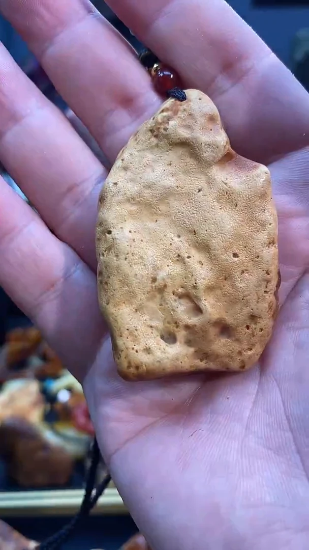琥珀颈饰未镶嵌吊坠