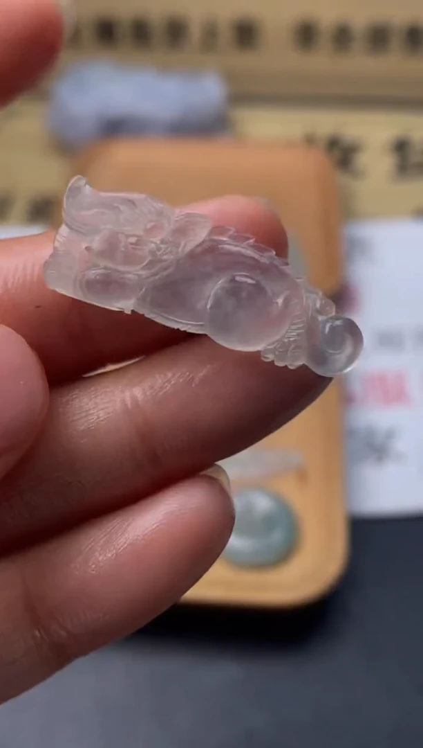 定制翡翠未镶嵌翡翠毛货多样性发其一