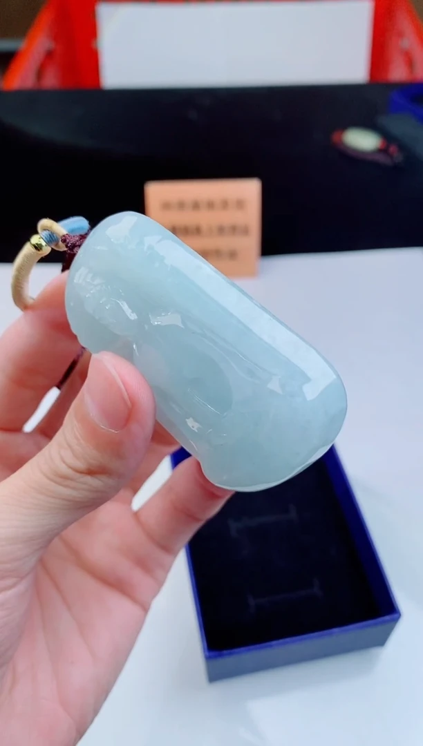 颈饰未镶嵌翡翠 `1