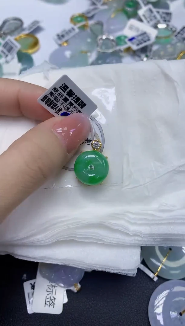 颈饰未镶嵌翡翠天然缅甸翡翠A货多样性发一件