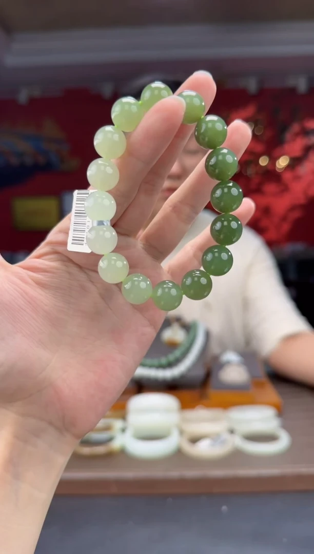 未镶嵌手串和田玉高冰渐进单圈手串
