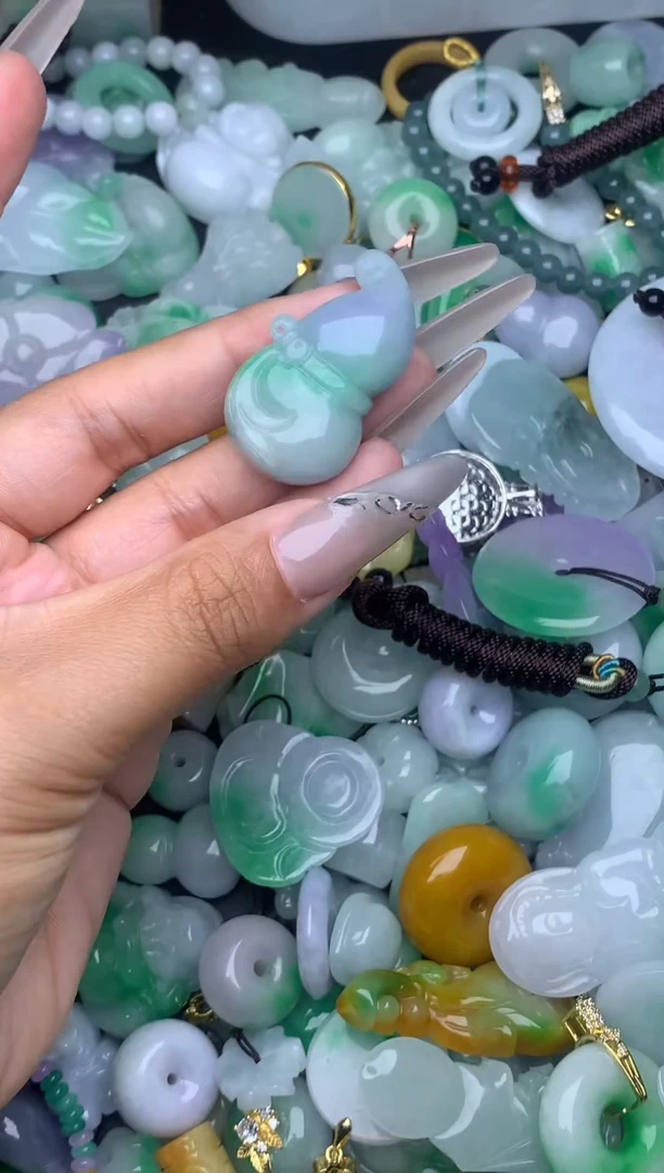 翡翠未镶嵌颈饰天然缅甸翡翠吊坠